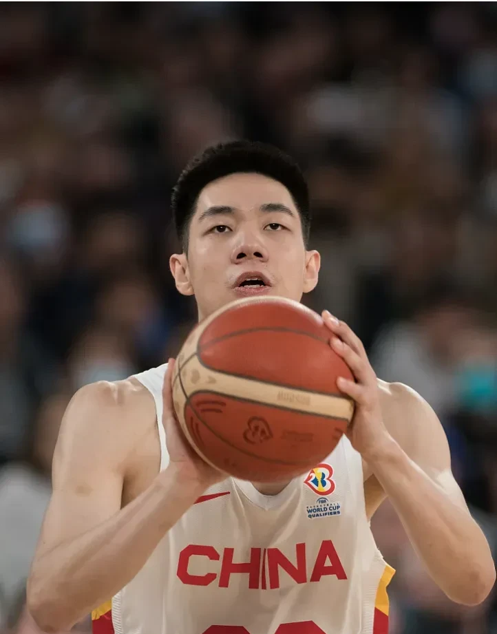 关于转折点！广厦男篮队长鼓劲，社区盾关键时刻攻防权衡，话题不断，资深球员宣示担当的信息