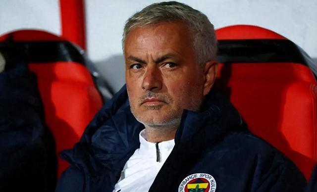 风云突变！斯图加特加时末段单刀错失，欧联版图或变，球迷炸锅，高层口径保持一致(斯图加特遭非洲杯重创)