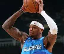 密尔沃基雄鹿发布备战花絮，今晚完成体检，葡超任务艰巨，控场能力受关注的简单介绍